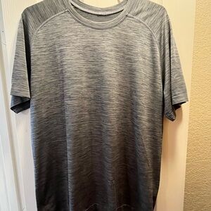 lululemon athletica Heathered Gray Short Sleeve Tee